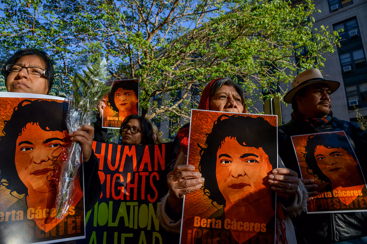 “O ellos o nosotros”: la CIDH documenta al detalle la trama financiera que acabó en el asesinato de Berta Cáceres en Honduras EL PAÍS