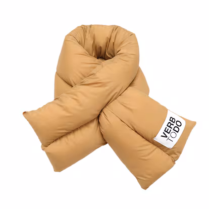 Bloques de color, patrones retro y tejidos técnicos: la nueva hora del ‘après ski’ Bloques de color, patrones retro y tejidos técnicos: la nueva hora del ‘après ski’