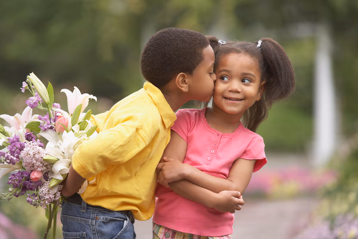 Por qué debemos dejar de preguntar a los menores si tienen novio o novia EL PAÍS