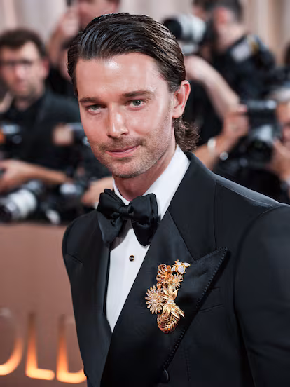 De Timothée Chalamet a Jacob Elordi: por qué todos llevan broches en 2026 (o cómo lucir un millón en la solapa) De Timothée Chalamet a Jacob Elordi: por qué todos llevan broches en 2026 (o cómo lucir un millón en la solapa)