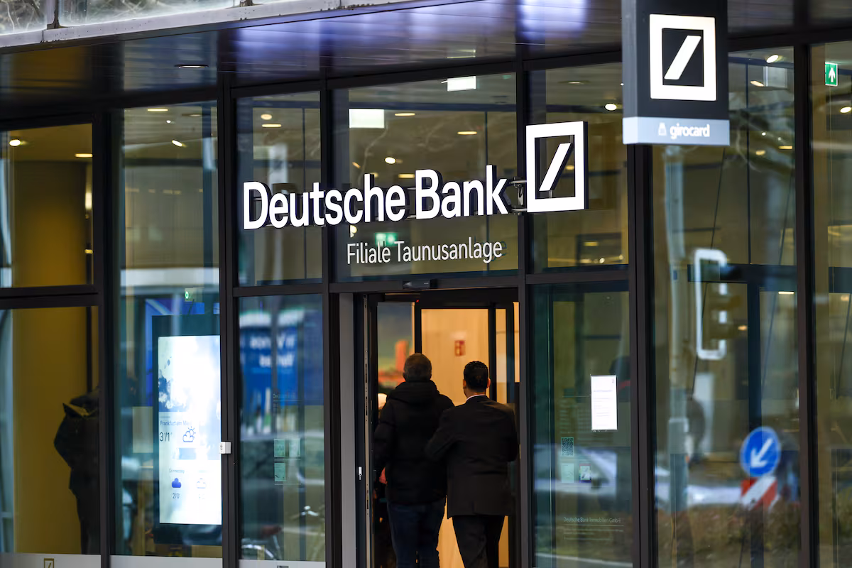 Registradas varias oficinas del Deutsche Bank en Fráncfort y Berlín por sospecha de blanqueo de capitales EL PAÍS