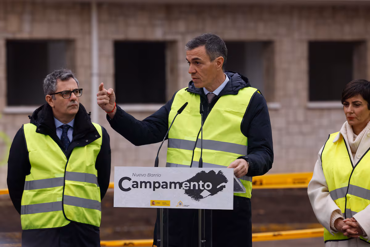 Sánchez anuncia una rebaja fiscal a los caseros que no suban el precio de la vivienda a los inquilinos EL PAÍS