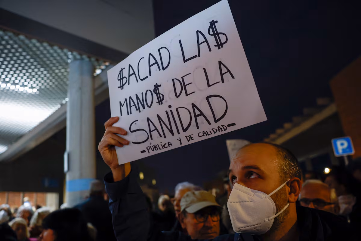 Sanidad pública fuerte, sector privado útil y necesario EL PAÍS