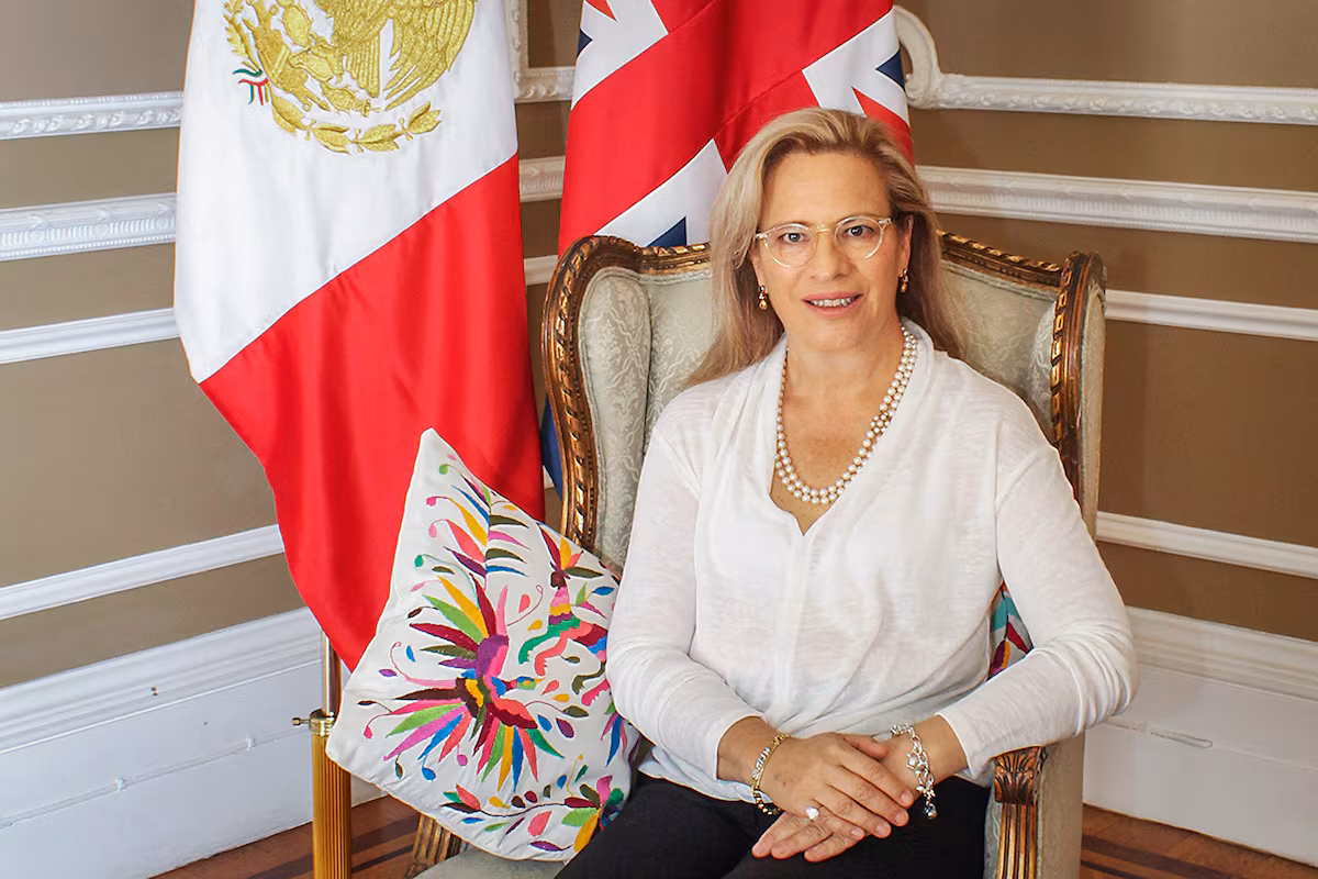 Sheinbaum defiende a Josefa González-Blanco ante las denuncias de abuso laboral: “Hizo un buen papel en Reino Unido” EL PAÍS