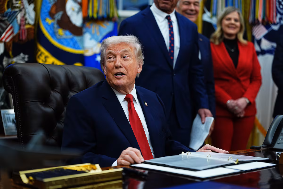 Trump declara una “emergencia nacional” respecto a Cuba y anuncia aranceles para los países que le vendan petróleo EL PAÍS