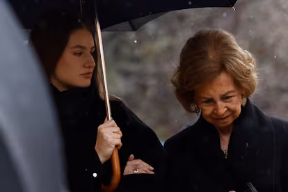 La Familia Real, sin Juan Carlos I, despide a Irene de Grecia en Madrid La Familia Real, sin Juan Carlos I, despide a Irene de Grecia en Madrid