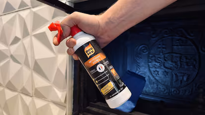 El limpiacristales antihollín que le hace falta a tu chimenea para dejarla impoluta cuesta menos de 6 euros en Amazon limpiacristales de chimenea antihollin