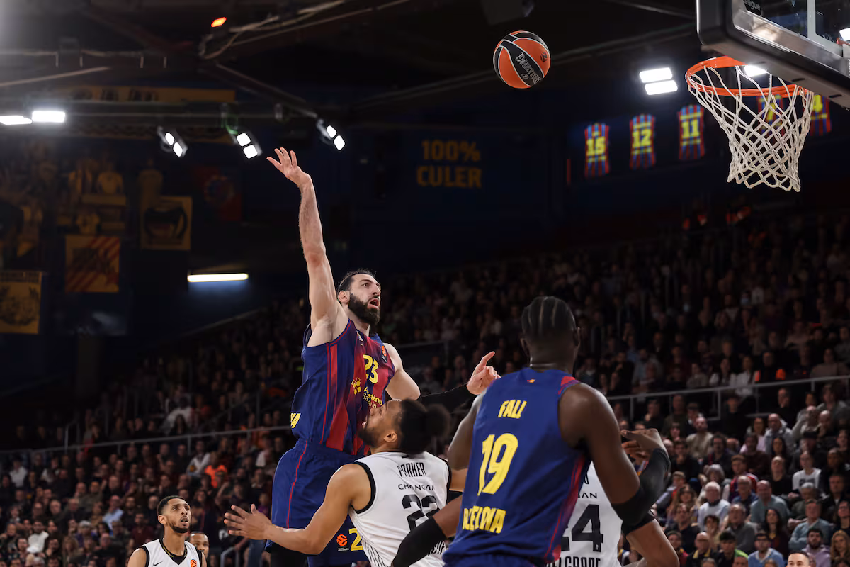 Un Barcelona académico no flojea ante el Partizán EL PAÍS