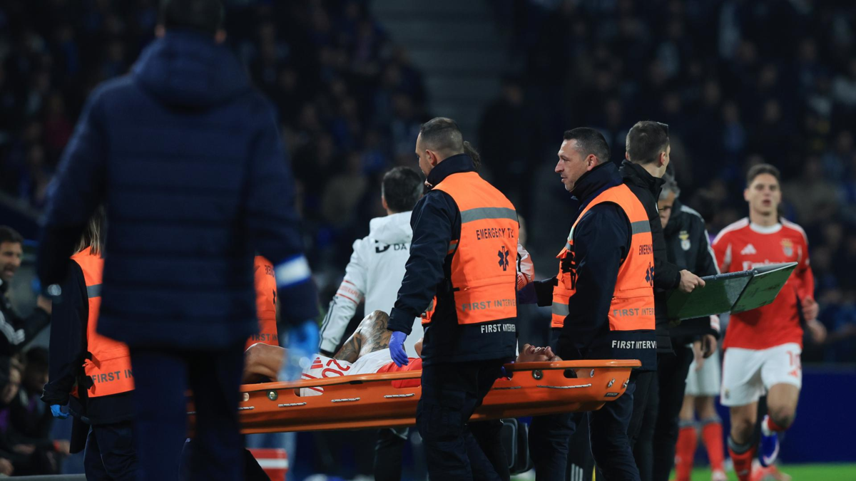 Video | ¿Hay alerta para la Selección Colombia? Richard Ríos fue sacado en camilla en medio del partido entre Benfica y Porto: esto se sabe Video | ¿Hay alerta para la Selección Colombia? Richard Ríos fue sacado en camilla en medio del partido entre Benfica y Porto: esto se sabe