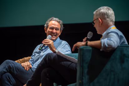 Padura, Guerriero, Vásquez y el arte de escribir columnas: “Debemos hallar lo universal en las entrañas de lo local” Padura, Guerriero, Vásquez y el arte de escribir columnas: “Debemos hallar lo universal en las entrañas de lo local”