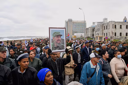 El Gobierno de Cuba exhibe su poder de movilización ante la embajada de Estados Unidos en La Habana El Gobierno de Cuba exhibe su poder de movilización ante la embajada de Estados Unidos en La Habana