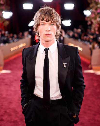 De Timothée Chalamet a Jacob Elordi: por qué todos llevan broches en 2026 (o cómo lucir un millón en la solapa) De Timothée Chalamet a Jacob Elordi: por qué todos llevan broches en 2026 (o cómo lucir un millón en la solapa)