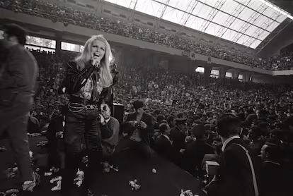 “Lo suyo no era ligar, era una masacre”: Patty Pravo, la rubia italiana que escandalizó antes que Madonna “Lo suyo no era ligar, era una masacre”: Patty Pravo, la rubia italiana que escandalizó antes que Madonna