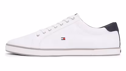 10 zapatillas de Adidas, Nike y Columbia con hasta un 50% de descuento Rebajas en zapatillas: Adidas, Nike, Columbia y otras marcas referentes tienen descuentos de hasta el 50%.